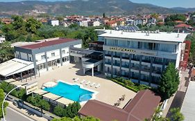 Lake Life Hotel